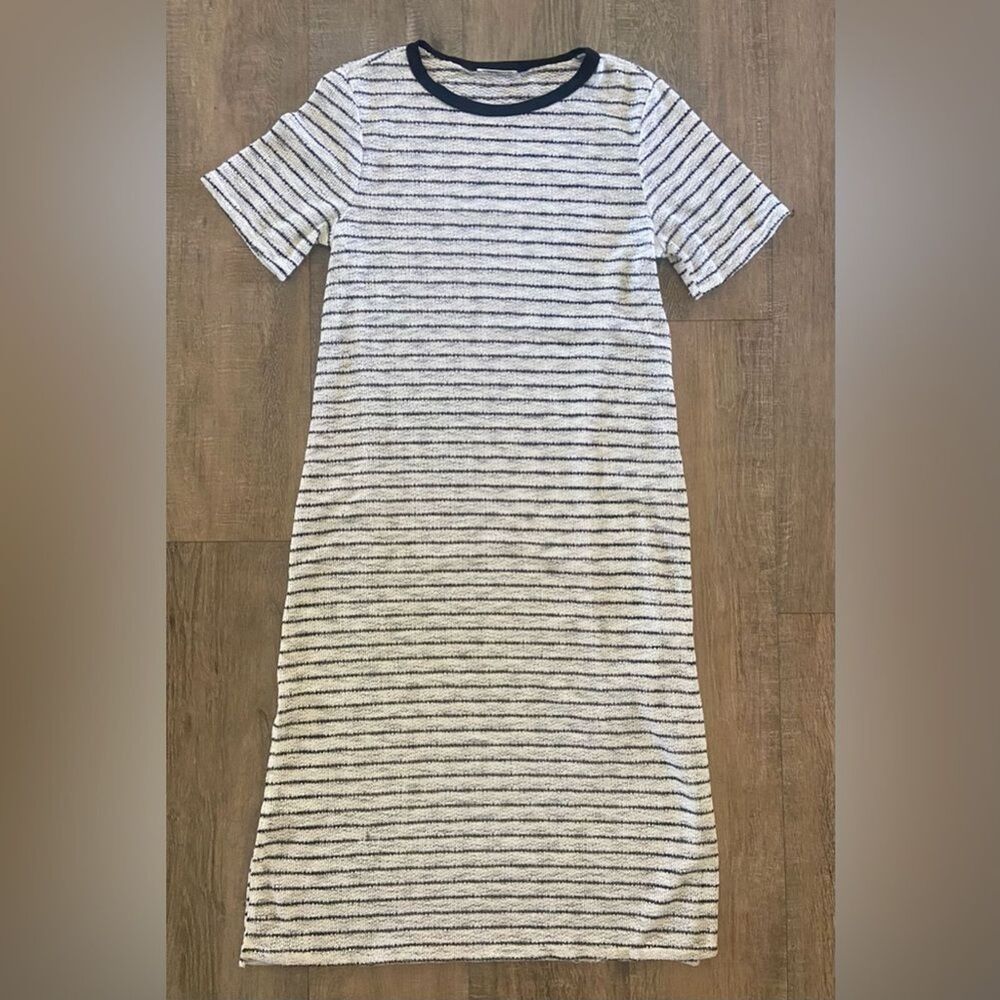 Myesper USA Women’s Size medium black white stripped crew neck Knit Maxi Dress